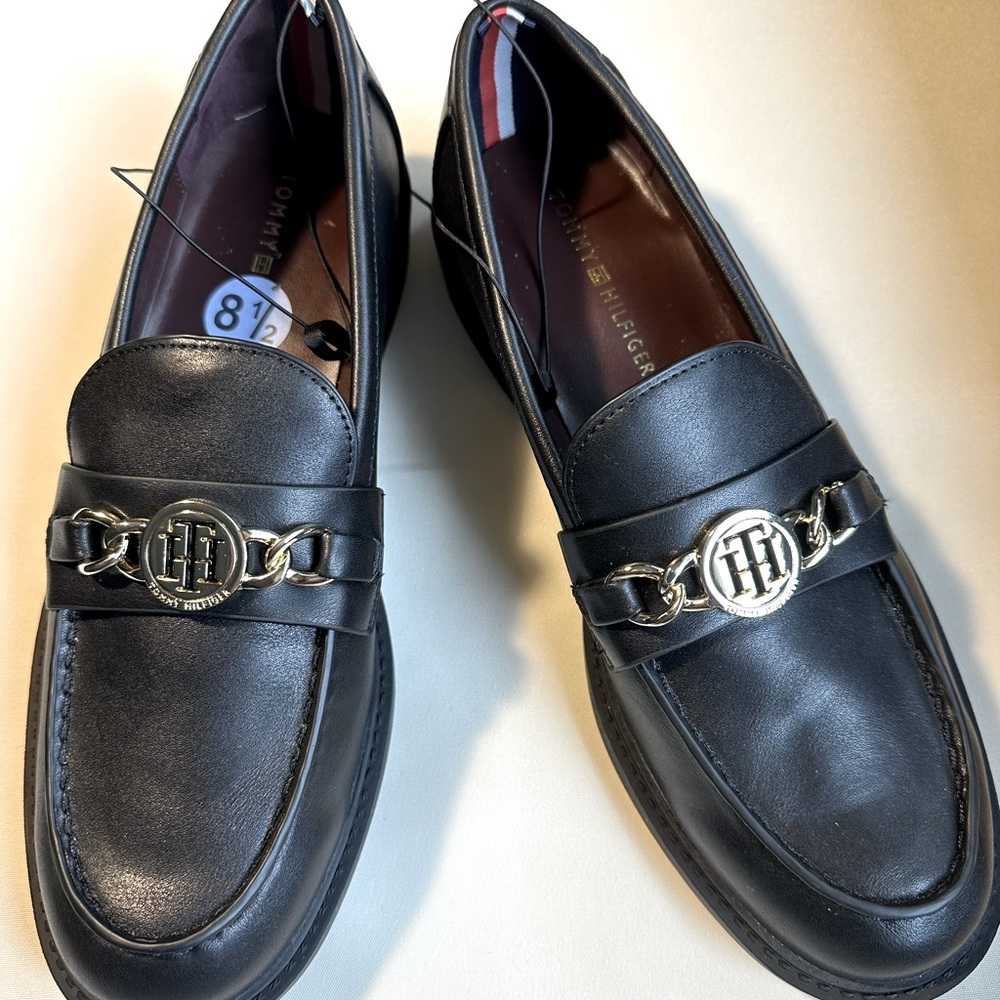 NWOT Tommy Hilfeger Terina Loafers, Black, Size 8 1/2M